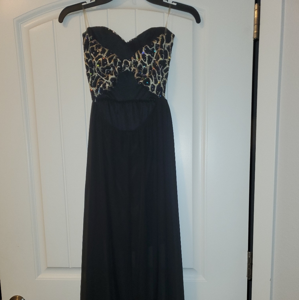 Dress - Picture 3 of 4